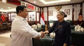 Menteri Pertahanan RI Prabowo Subianto bersama Duta Besar Amerika Serikat (AS) H.E. Mrs. Kamala Shirin Lakhdir di kantor Kementerian Pertahanan RI. (Dok. Kemhan.go.id)
